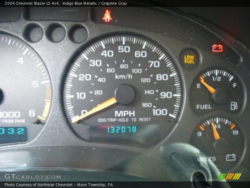 Indigo Blue Metallic / Graphite Gray 2004 Chevrolet Blazer LS 4x4
