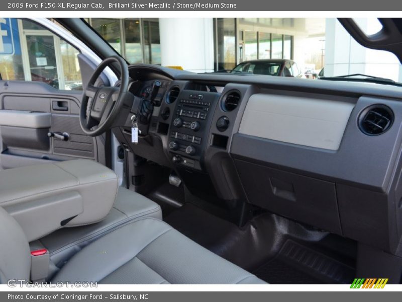 Dashboard of 2009 F150 XL Regular Cab