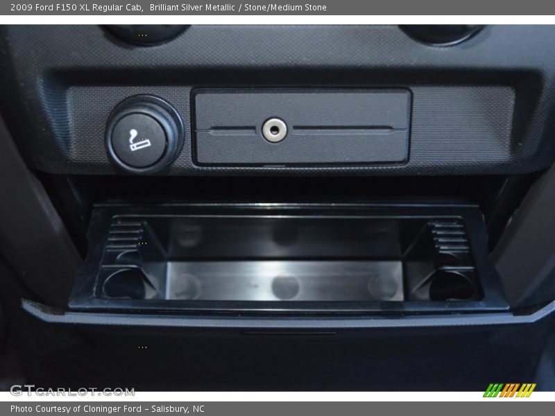 Brilliant Silver Metallic / Stone/Medium Stone 2009 Ford F150 XL Regular Cab