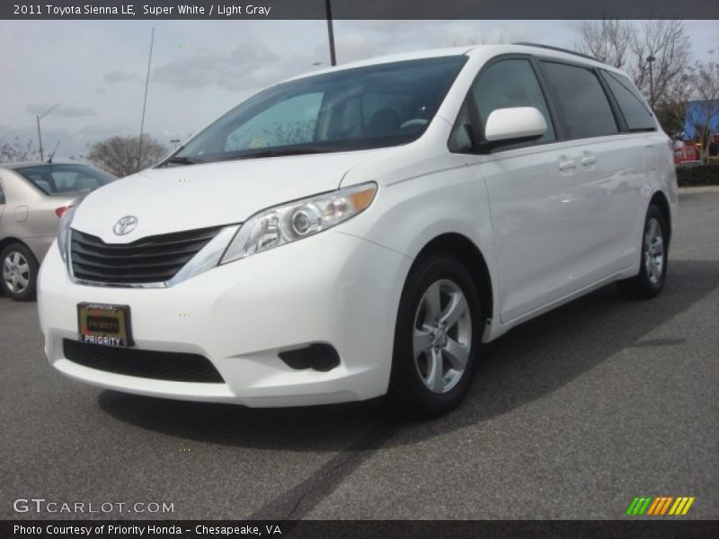 Super White / Light Gray 2011 Toyota Sienna LE