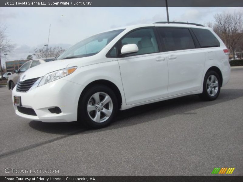 Super White / Light Gray 2011 Toyota Sienna LE