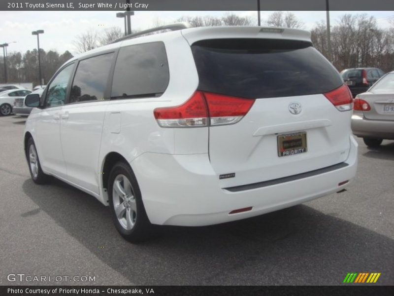 Super White / Light Gray 2011 Toyota Sienna LE