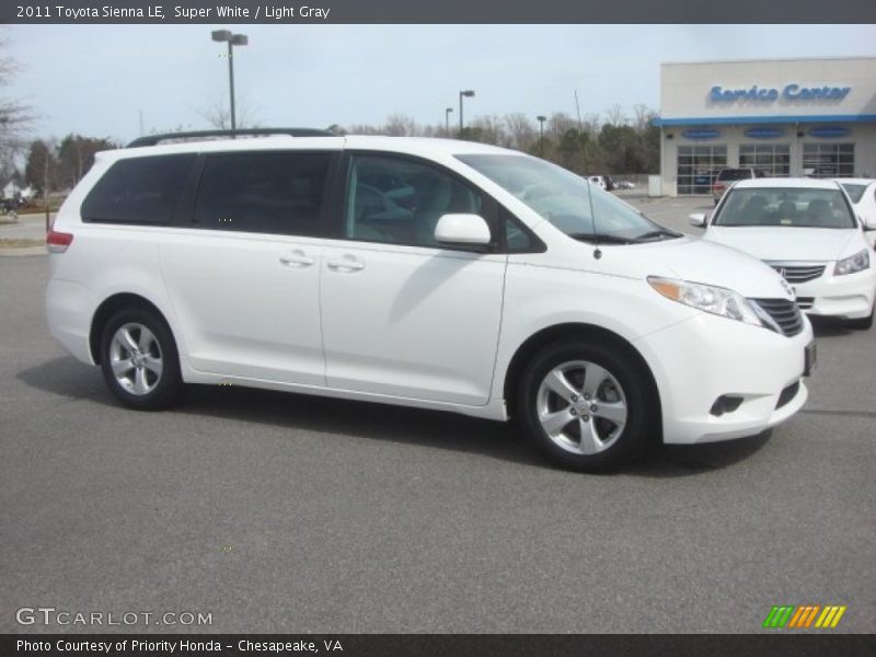 Super White / Light Gray 2011 Toyota Sienna LE