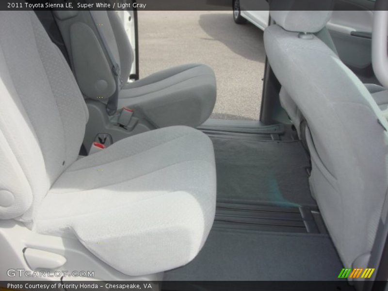 Super White / Light Gray 2011 Toyota Sienna LE
