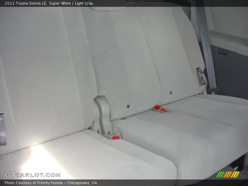 Super White / Light Gray 2011 Toyota Sienna LE