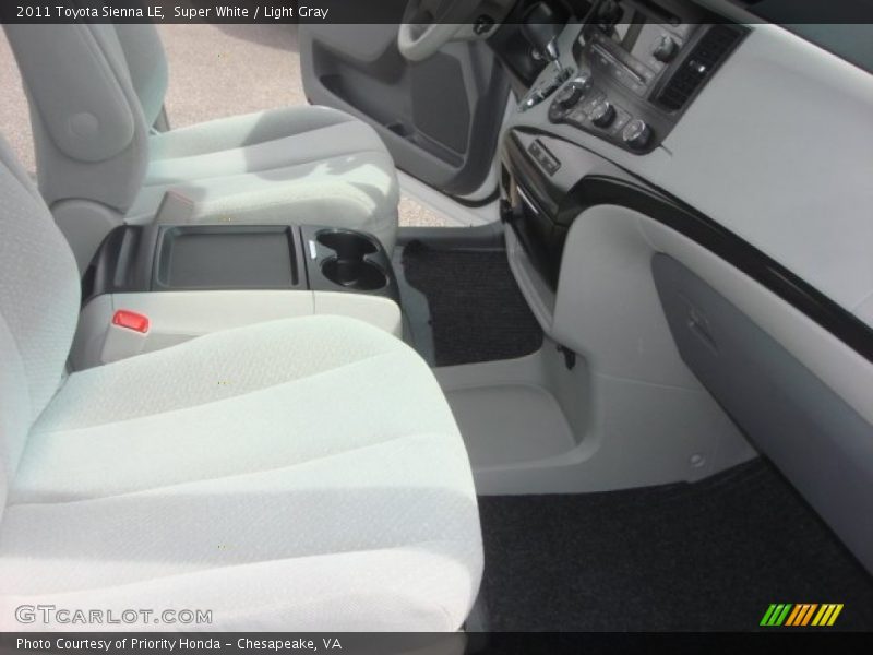 Super White / Light Gray 2011 Toyota Sienna LE