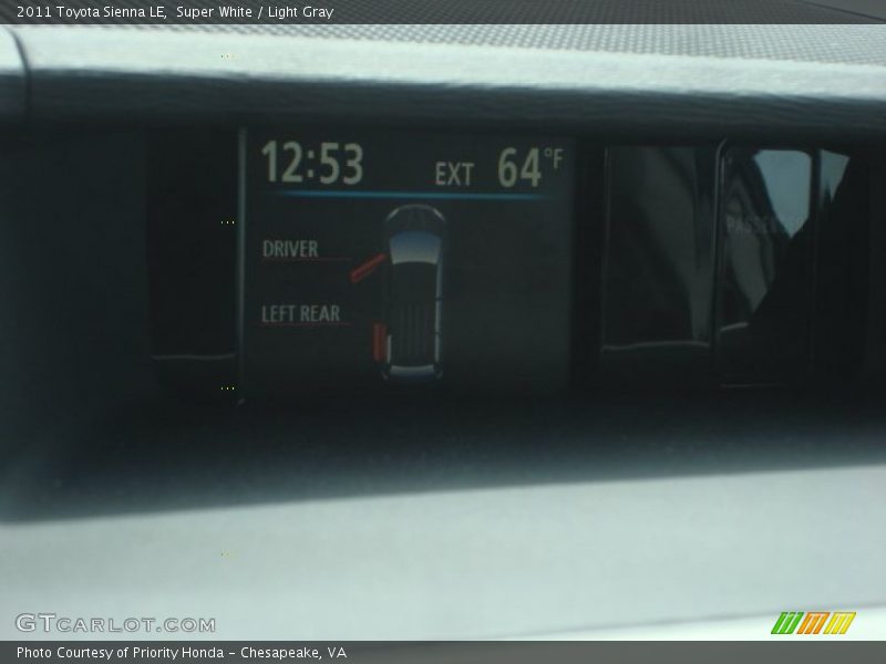 Super White / Light Gray 2011 Toyota Sienna LE