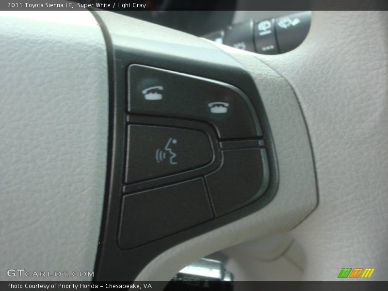 Super White / Light Gray 2011 Toyota Sienna LE