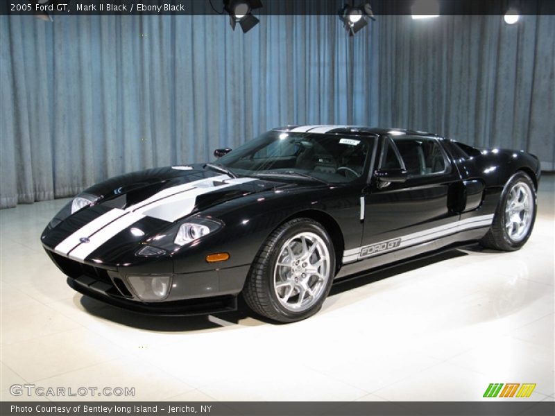 Front 3/4 View of 2005 GT 