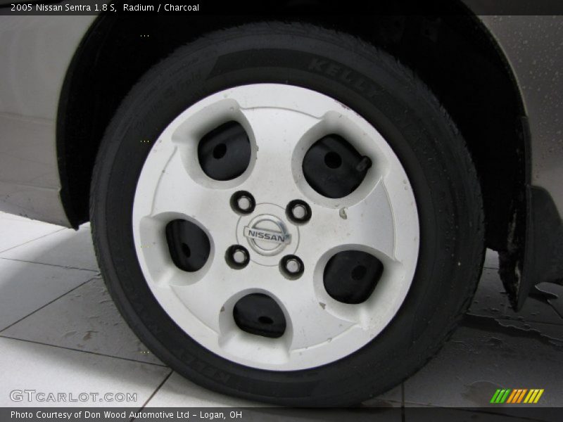 Radium / Charcoal 2005 Nissan Sentra 1.8 S