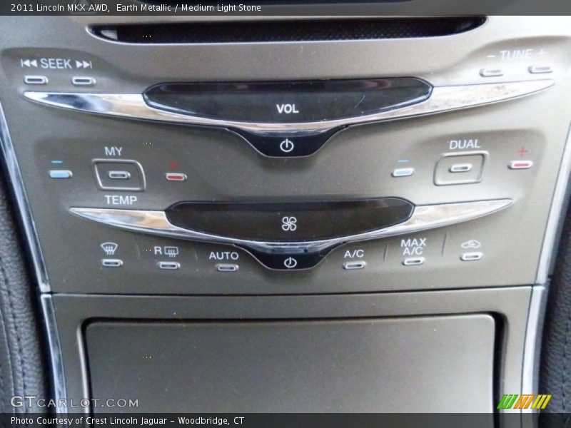 Controls of 2011 MKX AWD