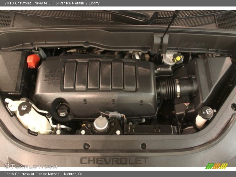 Silver Ice Metallic / Ebony 2010 Chevrolet Traverse LT