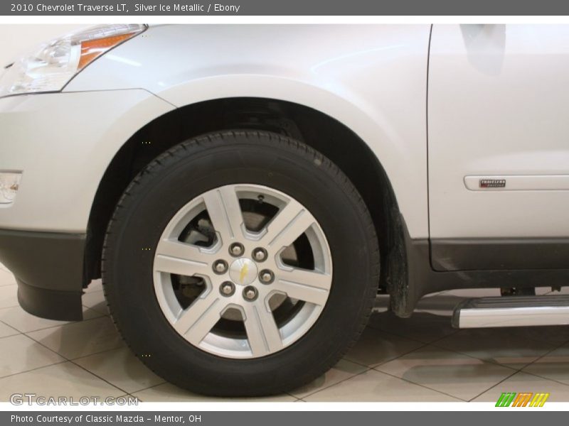Silver Ice Metallic / Ebony 2010 Chevrolet Traverse LT