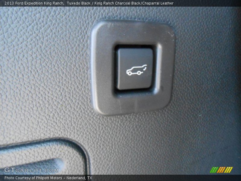 Tuxedo Black / King Ranch Charcoal Black/Chaparral Leather 2013 Ford Expedition King Ranch