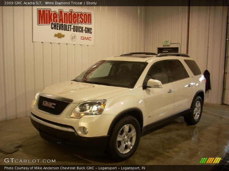 White Diamond Tricoat / Ebony 2009 GMC Acadia SLT