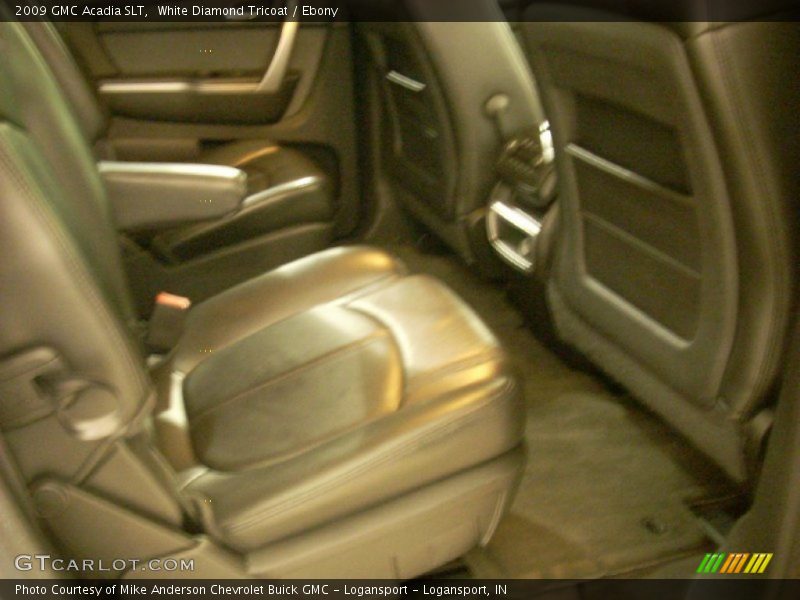 White Diamond Tricoat / Ebony 2009 GMC Acadia SLT