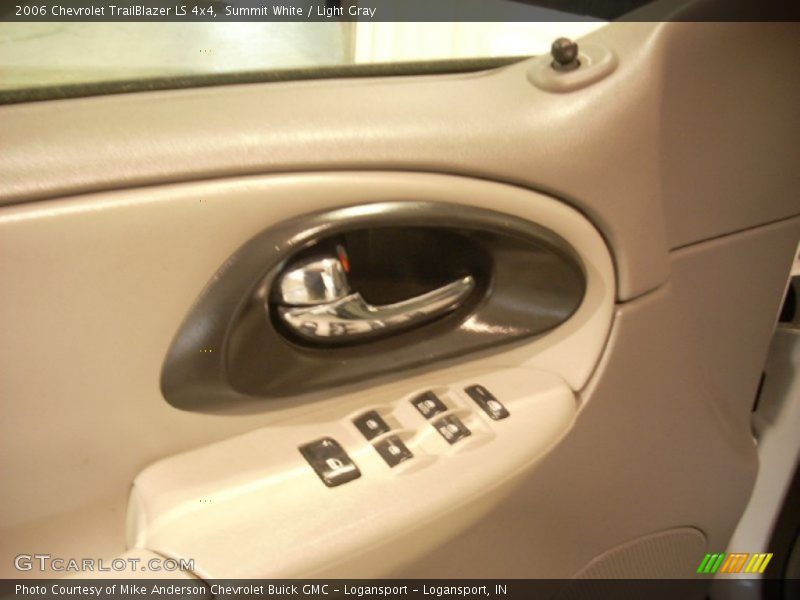 Summit White / Light Gray 2006 Chevrolet TrailBlazer LS 4x4