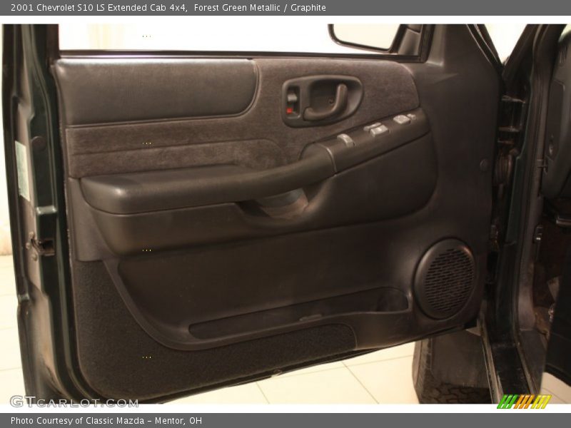 Forest Green Metallic / Graphite 2001 Chevrolet S10 LS Extended Cab 4x4