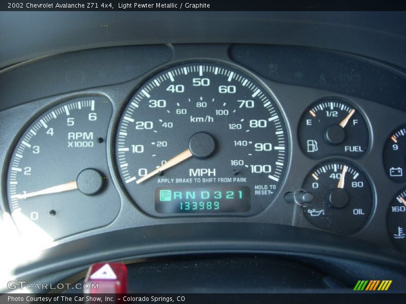 Light Pewter Metallic / Graphite 2002 Chevrolet Avalanche Z71 4x4