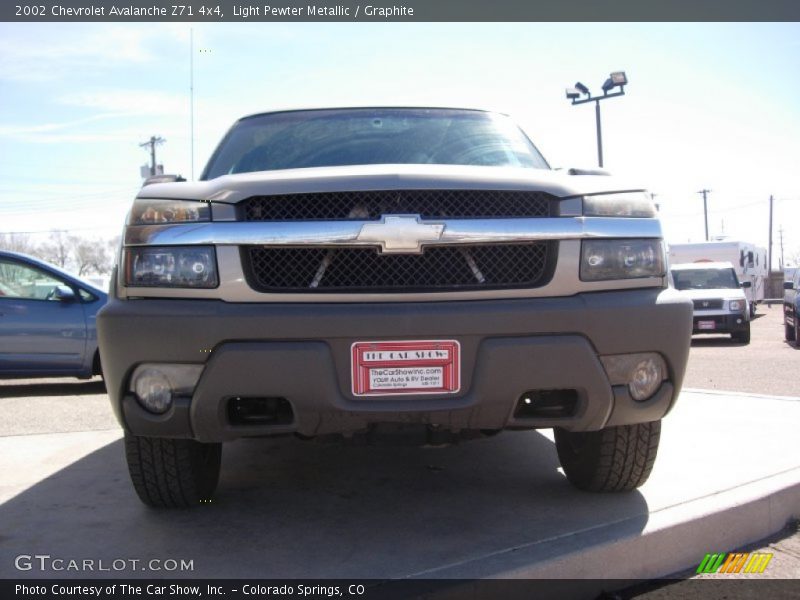Light Pewter Metallic / Graphite 2002 Chevrolet Avalanche Z71 4x4
