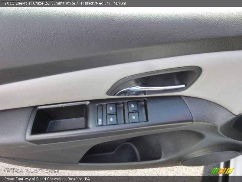 Summit White / Jet Black/Medium Titanium 2011 Chevrolet Cruze LS