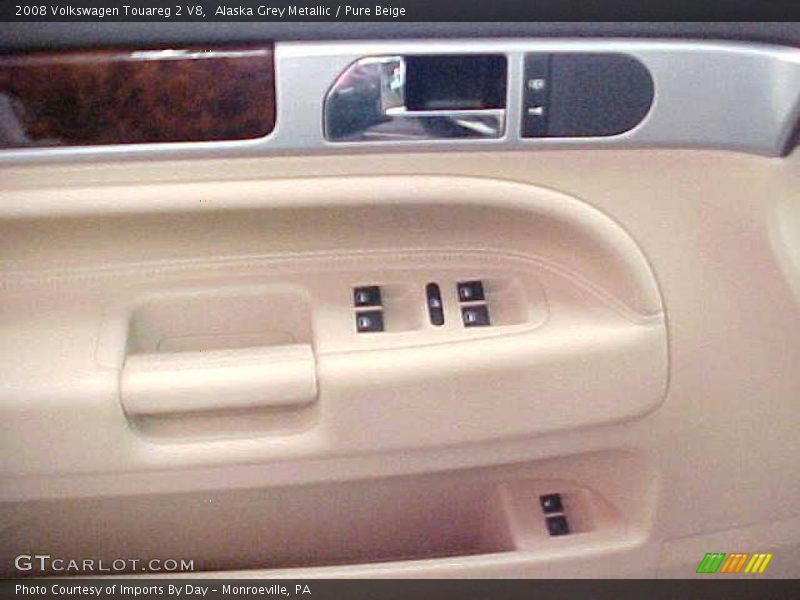 Alaska Grey Metallic / Pure Beige 2008 Volkswagen Touareg 2 V8