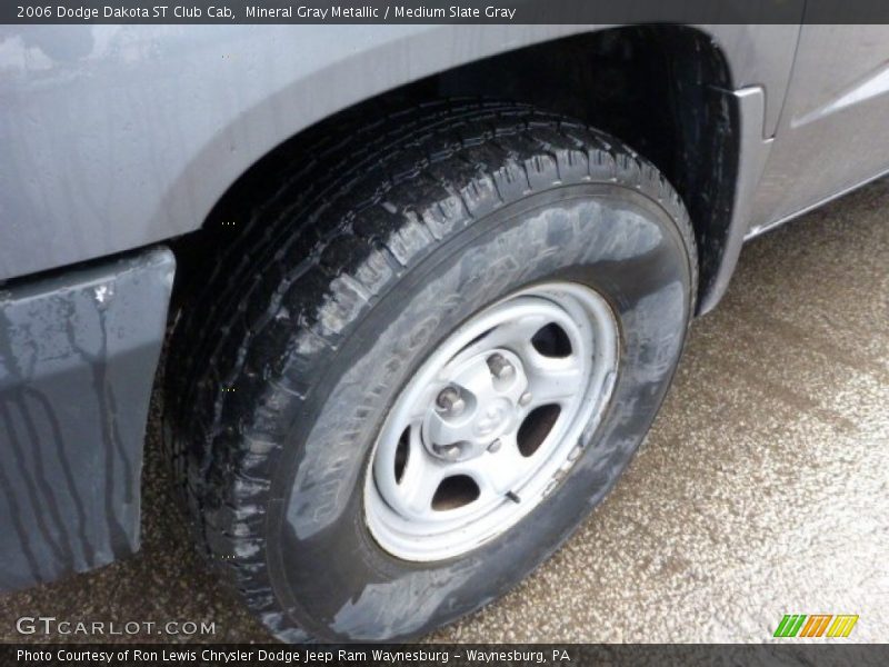 Mineral Gray Metallic / Medium Slate Gray 2006 Dodge Dakota ST Club Cab
