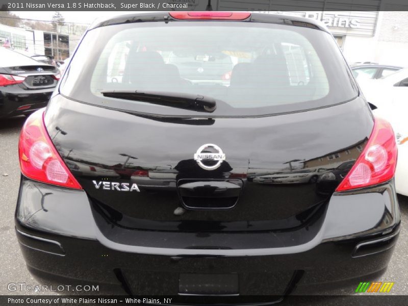 Super Black / Charcoal 2011 Nissan Versa 1.8 S Hatchback