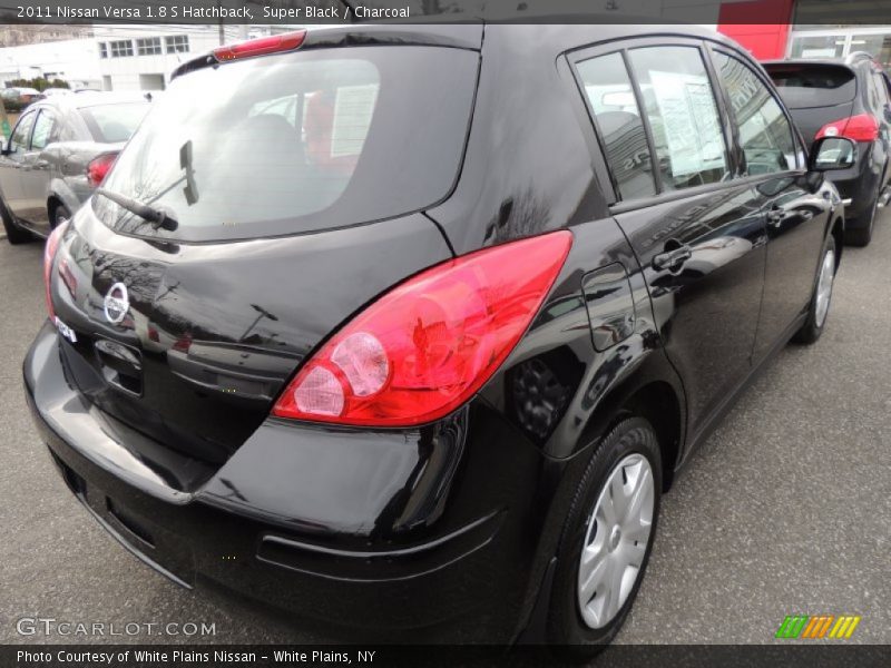 Super Black / Charcoal 2011 Nissan Versa 1.8 S Hatchback