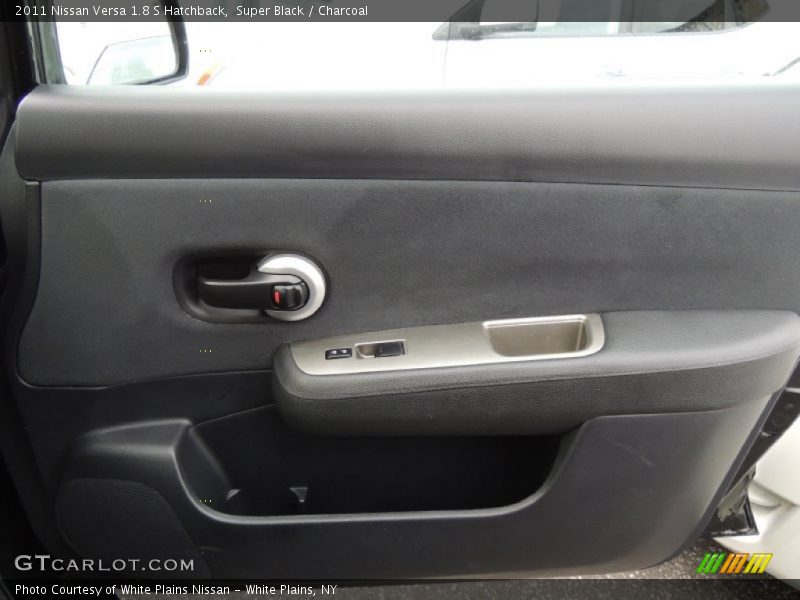 Super Black / Charcoal 2011 Nissan Versa 1.8 S Hatchback