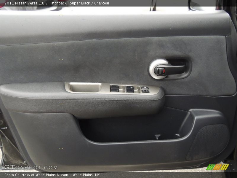 Door Panel of 2011 Versa 1.8 S Hatchback