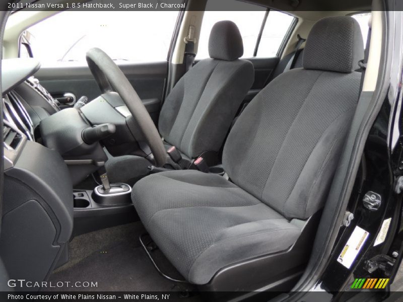 Front Seat of 2011 Versa 1.8 S Hatchback