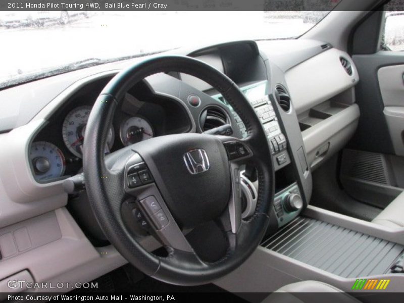 Dashboard of 2011 Pilot Touring 4WD