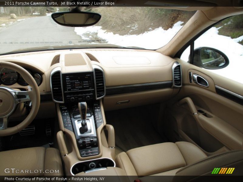 Dashboard of 2011 Cayenne Turbo