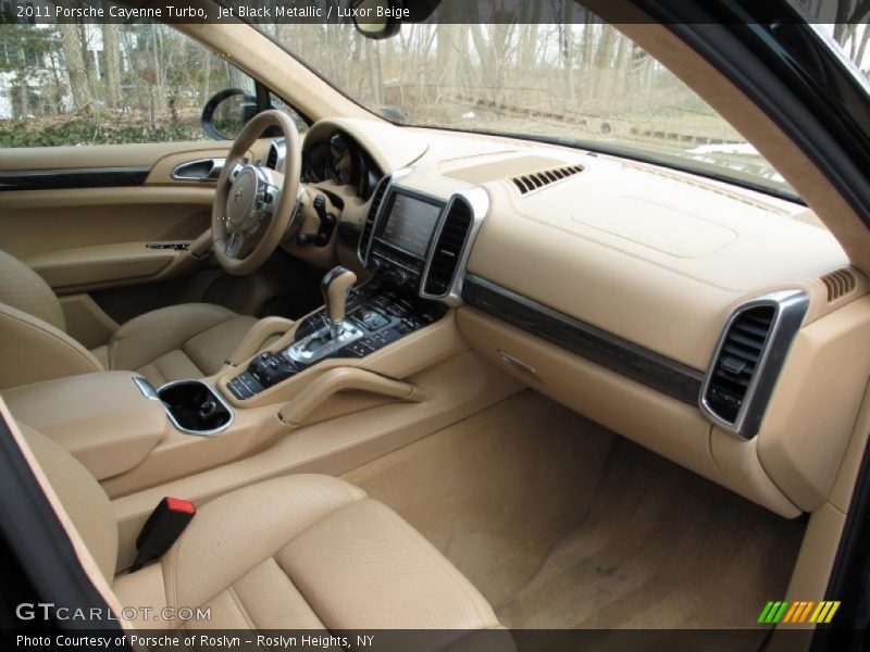 Dashboard of 2011 Cayenne Turbo