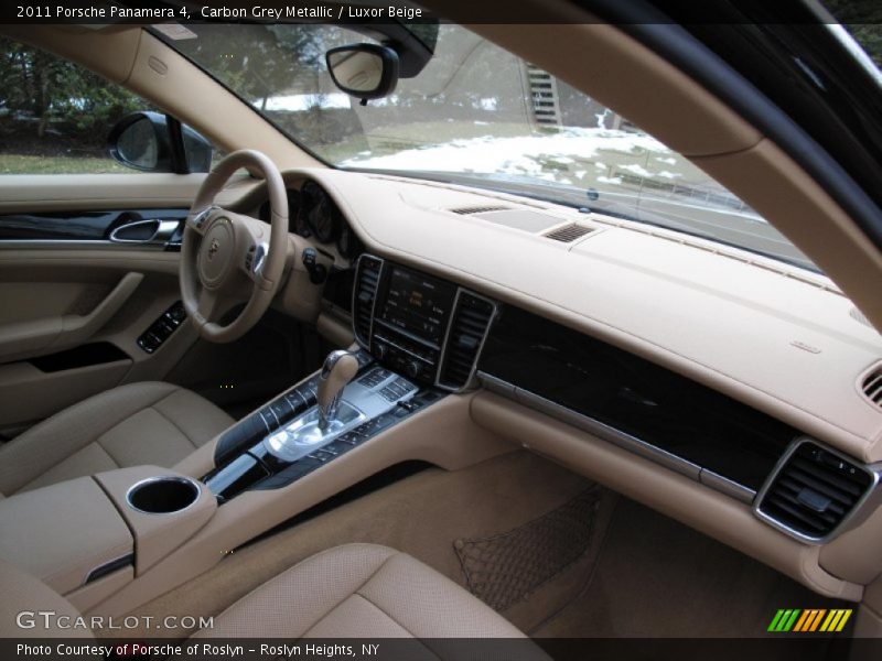 Dashboard of 2011 Panamera 4