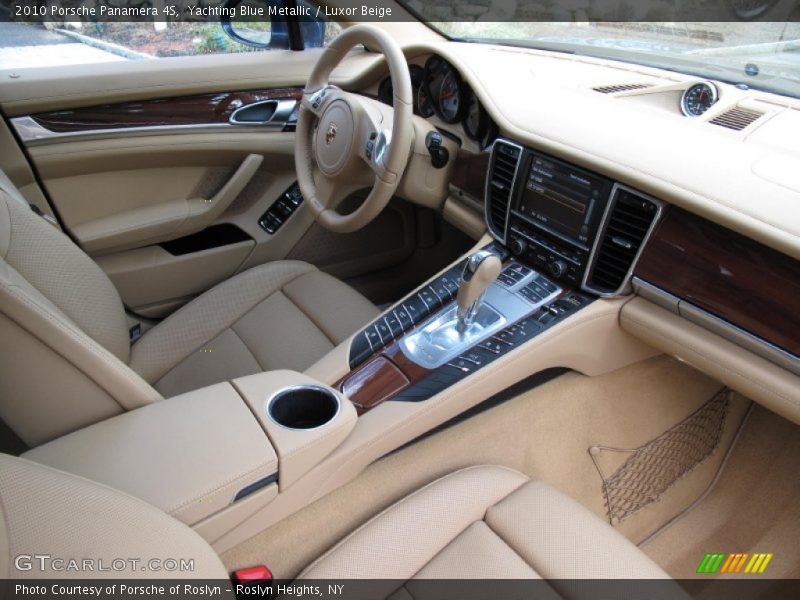 Dashboard of 2010 Panamera 4S