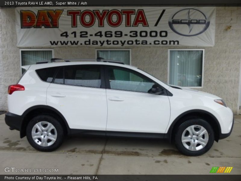 Super White / Ash 2013 Toyota RAV4 LE AWD