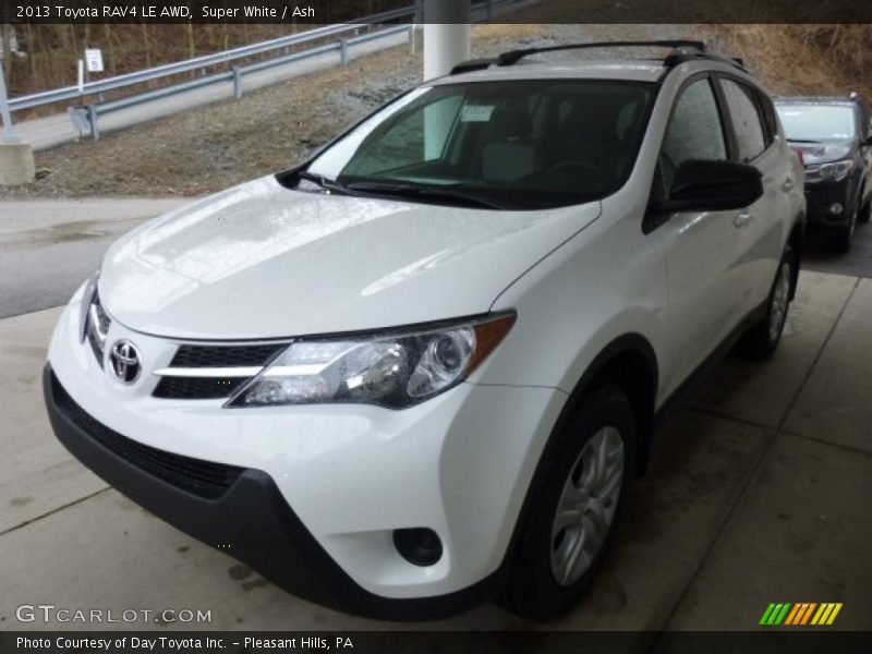 Super White / Ash 2013 Toyota RAV4 LE AWD