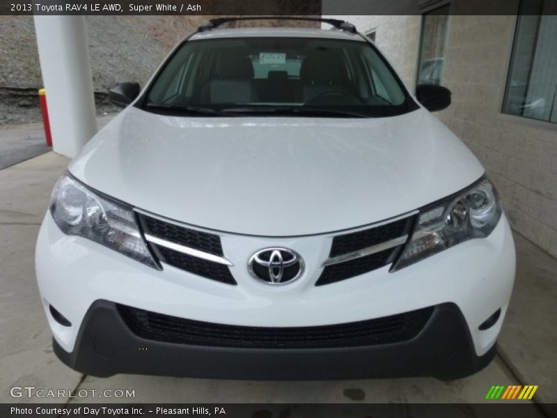 Super White / Ash 2013 Toyota RAV4 LE AWD