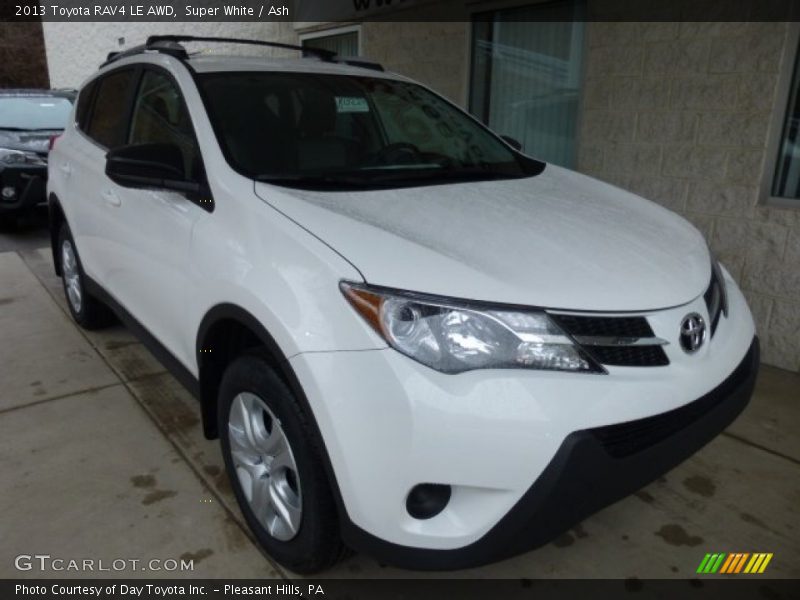 Super White / Ash 2013 Toyota RAV4 LE AWD