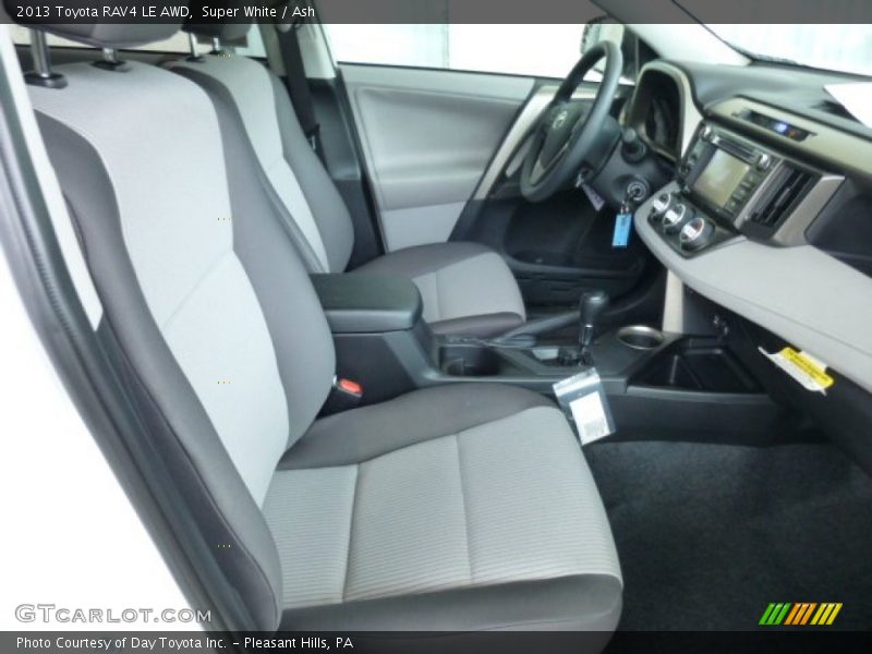 Super White / Ash 2013 Toyota RAV4 LE AWD