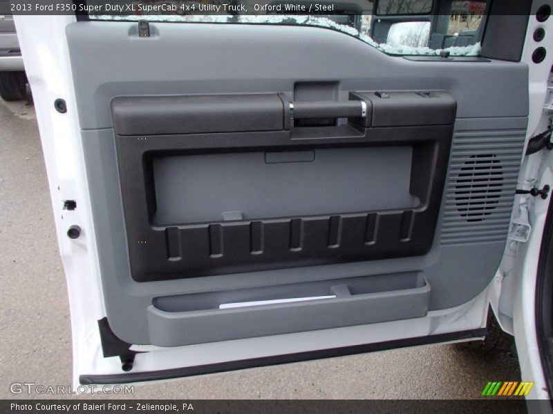 Door Panel of 2013 F350 Super Duty XL SuperCab 4x4 Utility Truck