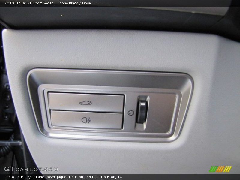 Controls of 2010 XF Sport Sedan