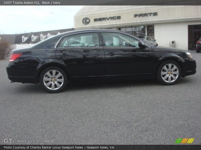 Black / Ivory 2007 Toyota Avalon XLS
