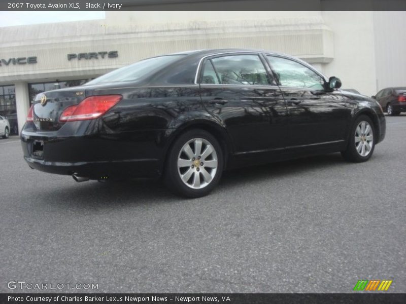 Black / Ivory 2007 Toyota Avalon XLS