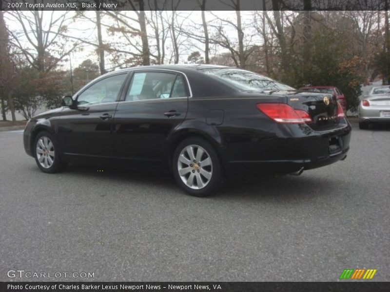 Black / Ivory 2007 Toyota Avalon XLS