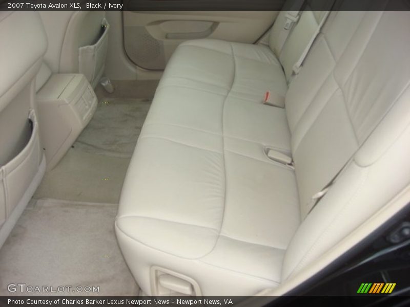 Black / Ivory 2007 Toyota Avalon XLS