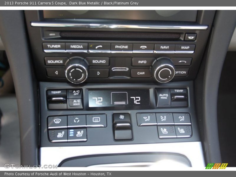 Controls of 2013 911 Carrera S Coupe