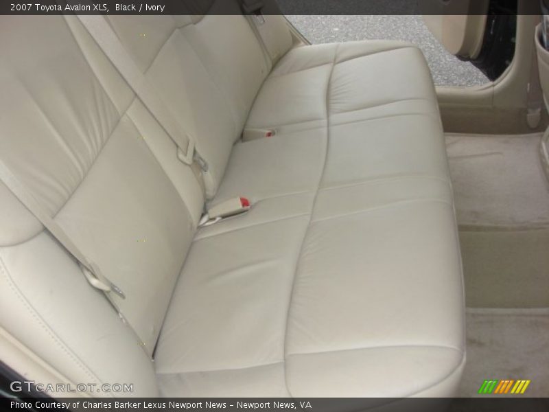 Black / Ivory 2007 Toyota Avalon XLS